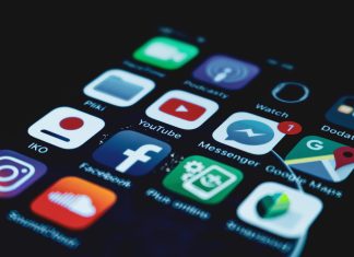 Apple notifica la Commissione Ue: ads e maps rispettano il Dma